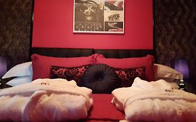 Cadillac Kustomz Guest House