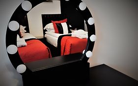 Cadillac Kustomz Guest House